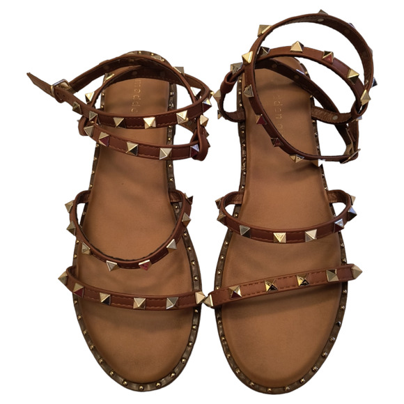 Madden Girl Fairway Sandals Women's 9.5 Tan Strappy Studded Ankle Strap Buckle - Picture 10 of 14